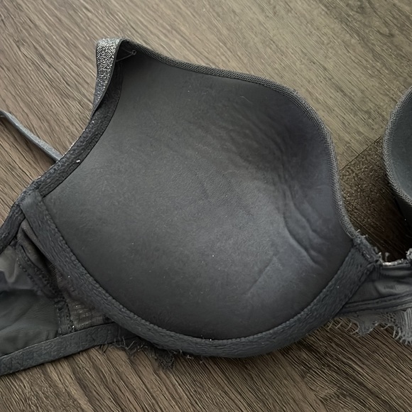 Brand new Victoria Secret bra - Picture 7 of 9